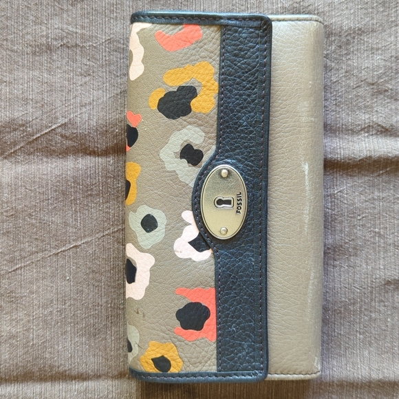 Fossil Handbags - Fossil Women's Folding Multi-Colored Hand Wallet